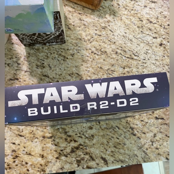 New Star Wars Build R2-D2 Model Kit - Picture 3 of 4
